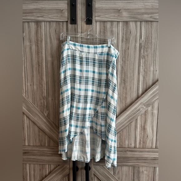 NWT Matching top and skirt set - Picture 2 of 7